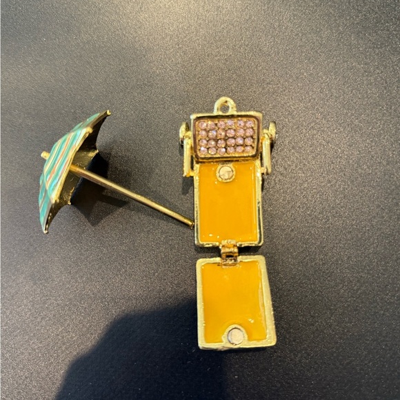 Gold and Green Trinket Lounge Chair - Picture 4 of 8